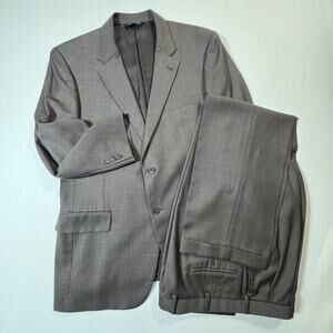 2023 JOS A BANK Gray Windowpane Plaid Full Suit 44R Wool